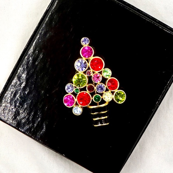 JOAN RIVERS Pin Brooch Christmas Tree Vintage - Picture 2 of 7